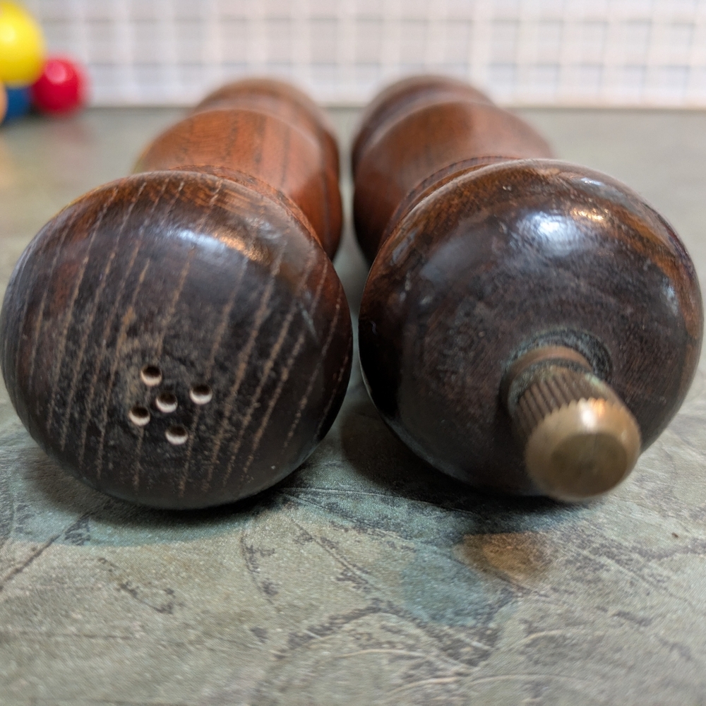 Wooden Salt & Pepper Shaker/Grinder ( Free With $50.00 Purchase)